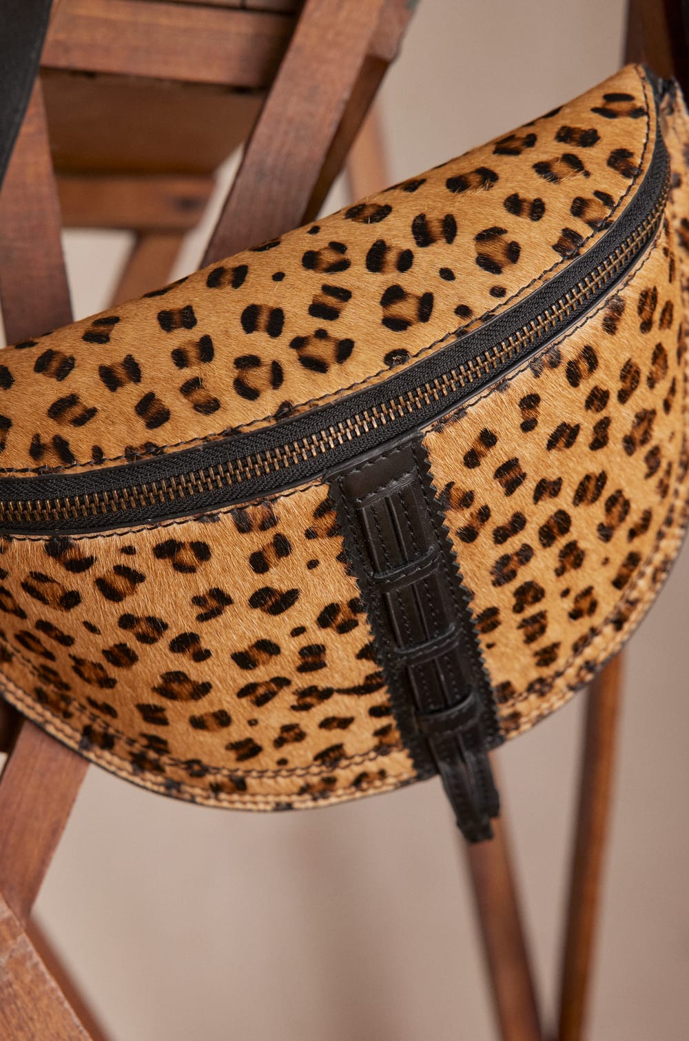 Sac banane LUCIEN en cuir;${refinementColor}