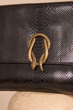 LEON leather pouch;${refinementColor}