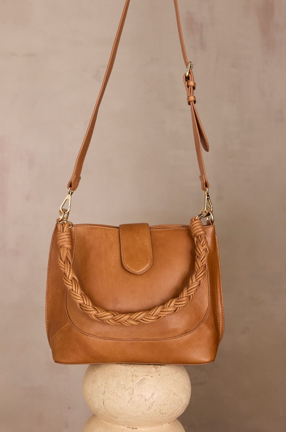 100% leather MARCEL bag;${refinementColor}