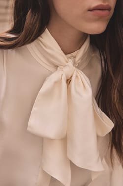 Fluid blouse with pussy bow SPIRIT;${refinementColor}