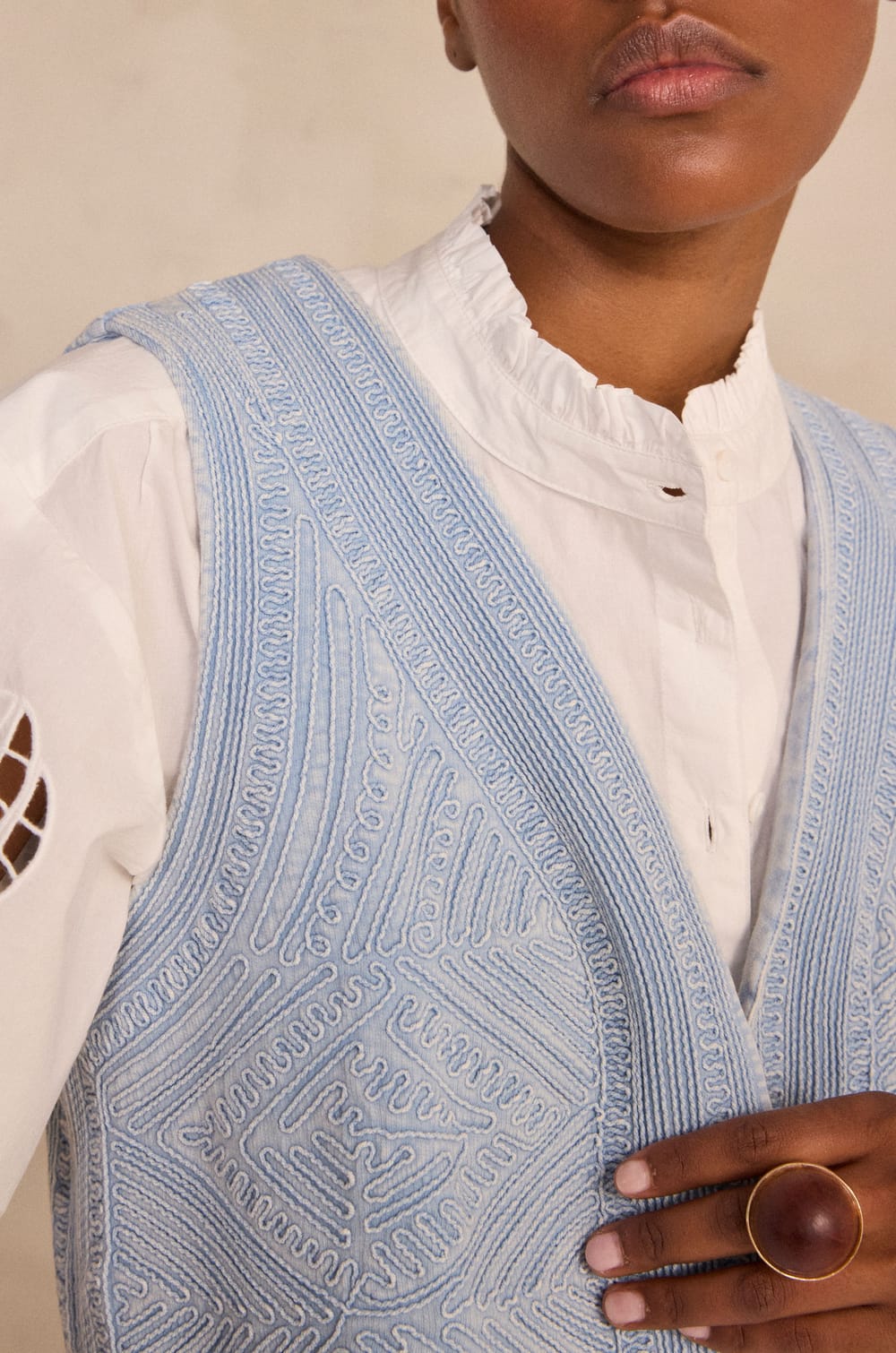 Gilet brod&eacute; sans manches en coton VILMA;${refinementColor}