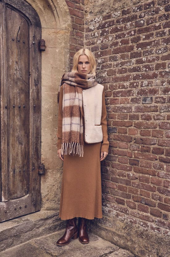 Light camel scarf ROMANE;${refinementColor}