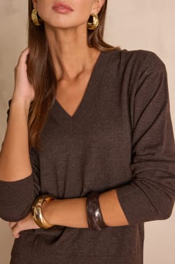BOB V-neck jumper in wool;${refinementColor}