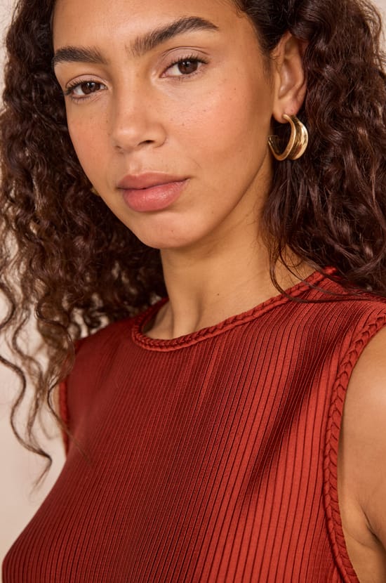 Robe droite pliss&eacute;e BELL;${refinementColor}