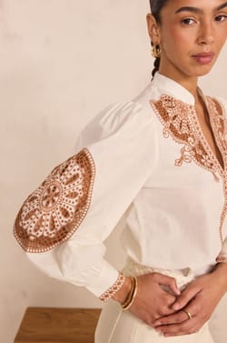 Blouse brod&eacute;e &agrave; manches longues en coton DESTINY;${refinementColor}