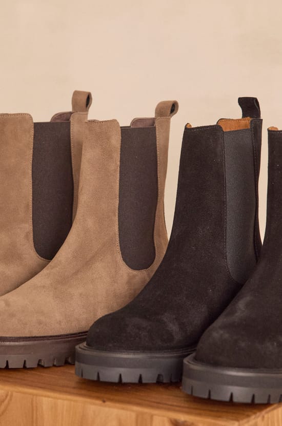 VICTOIRE leather boots;${refinementColor}