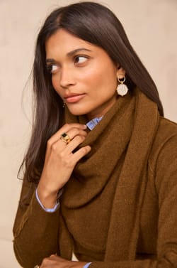 RACHELLE cashmere scarf;${refinementColor}