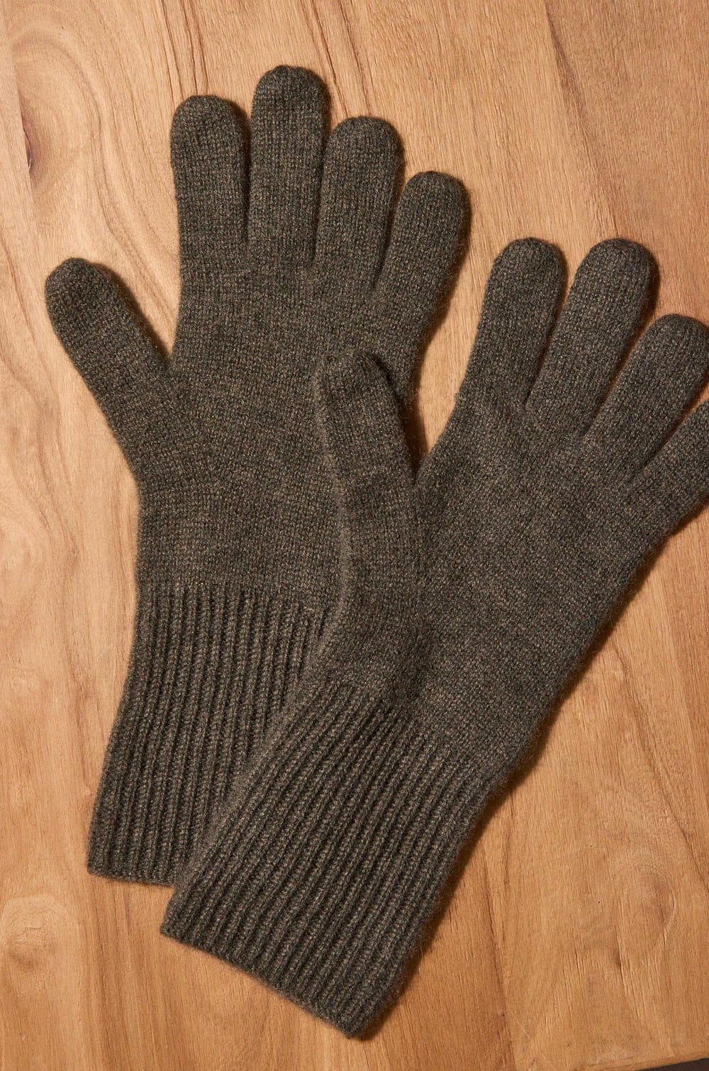 Cashmere Gloves;${refinementColor}