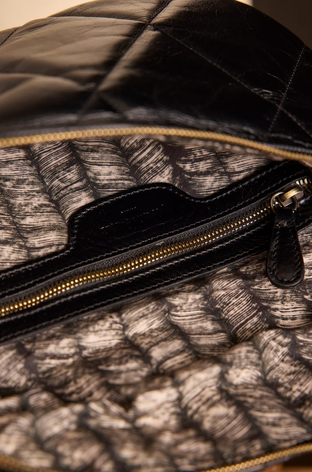 Sac banane GABY en cuir;${refinementColor}