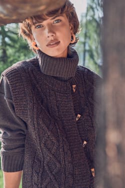 BARNEY sleeveless cable-knit wool gilet;${refinementColor}
