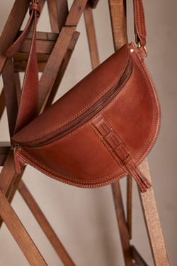 LUCIEN leather bum bag;${refinementColor}
