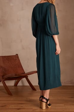 Robe LIVIA;${refinementColor}