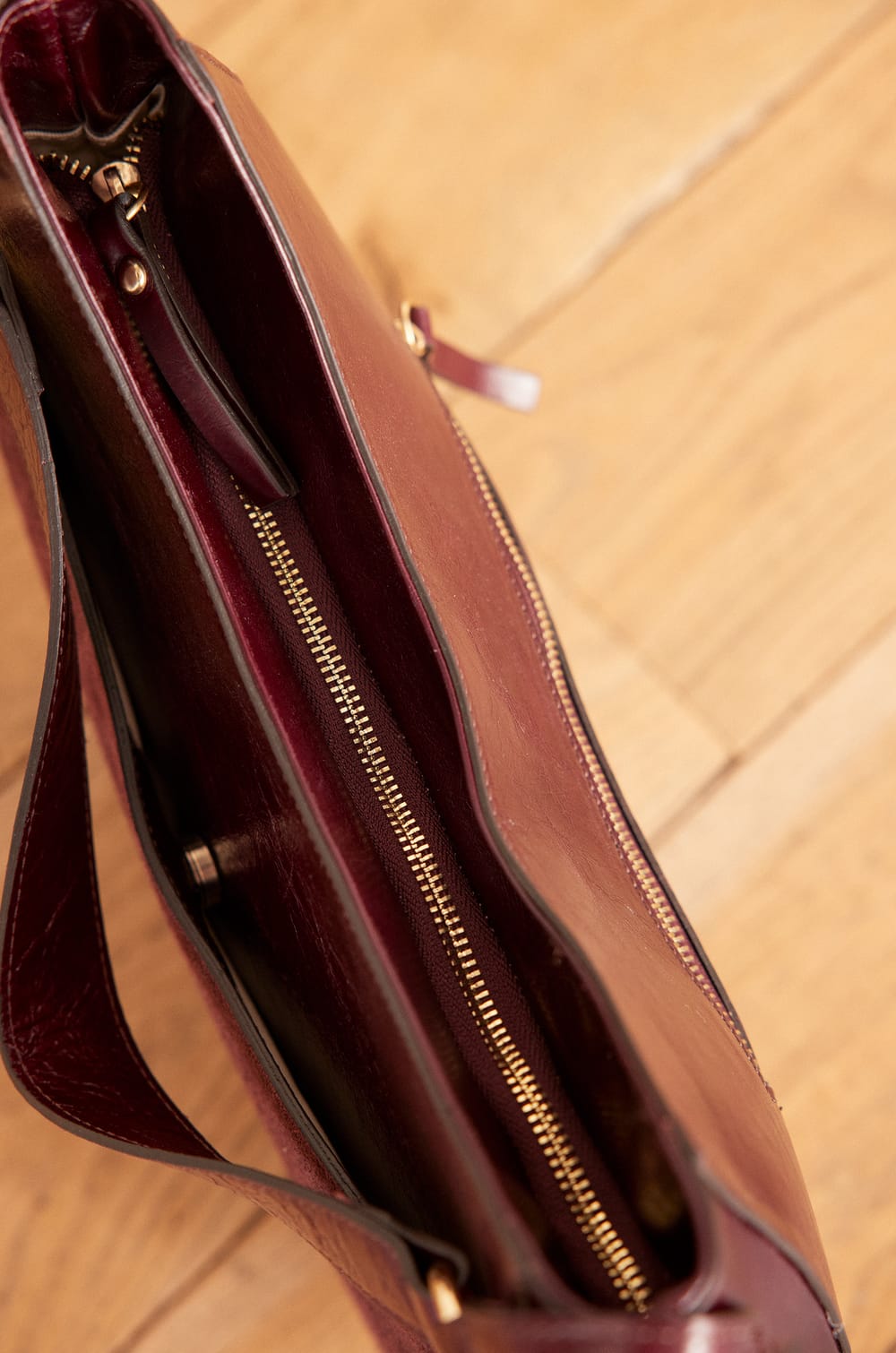 LOU leather bag;${refinementColor}