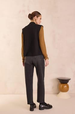 RIO mom fit jeans;${refinementColor}