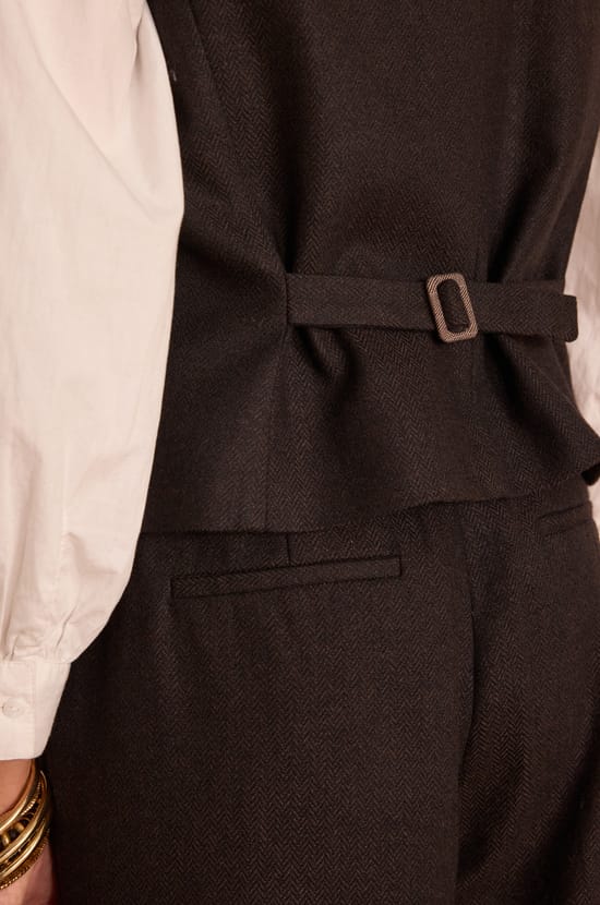 ABEL BIS sleeveless waistcoat in herringbone wool;${refinementColor}