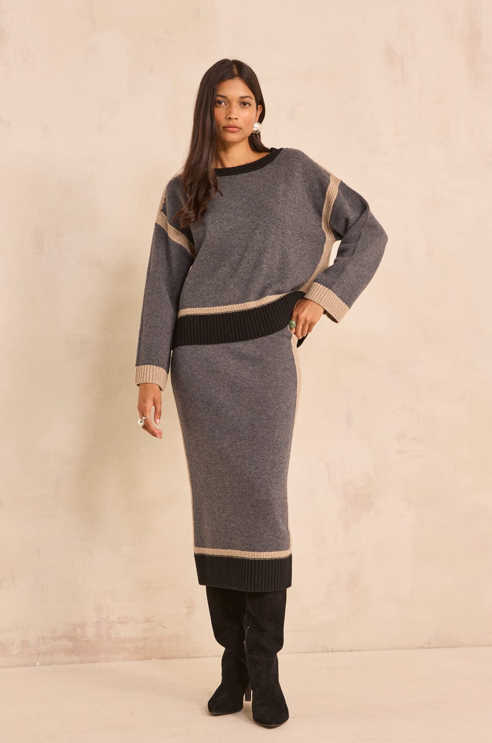 Straight knit wool skirt VALERIE;${refinementColor}
