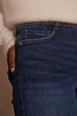 LOU SLIM Jeans;${refinementColor}
