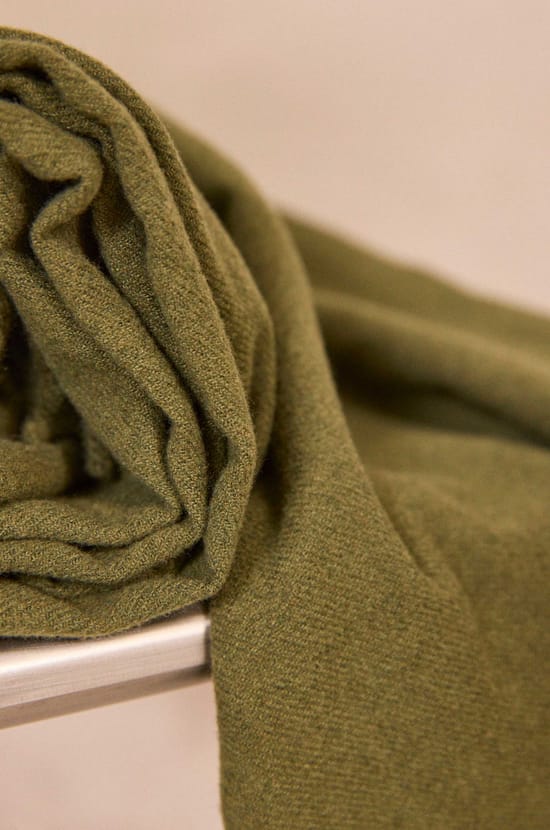Woven khaki scarf ROBIN;${refinementColor}