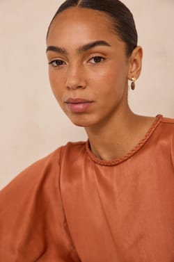 DAREN ruffled sleeve blouse;${refinementColor}