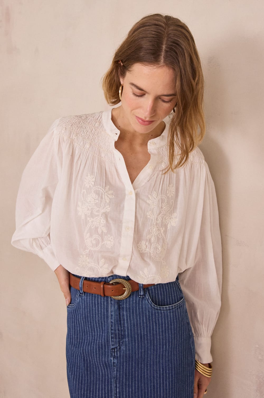 DARCIE floral embroidery blouse in 100% cotton;${refinementColor}