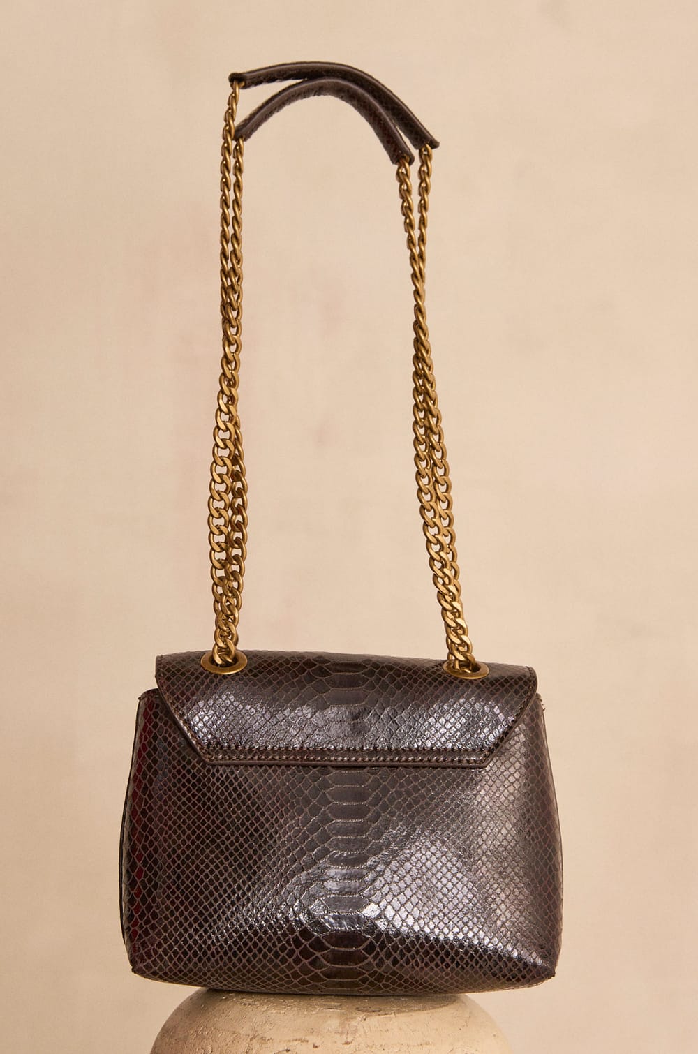 Small chocolate leather bag LEON;${refinementColor}