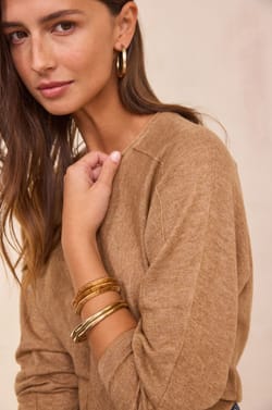 V-neck wool jumper PITT;${refinementColor}