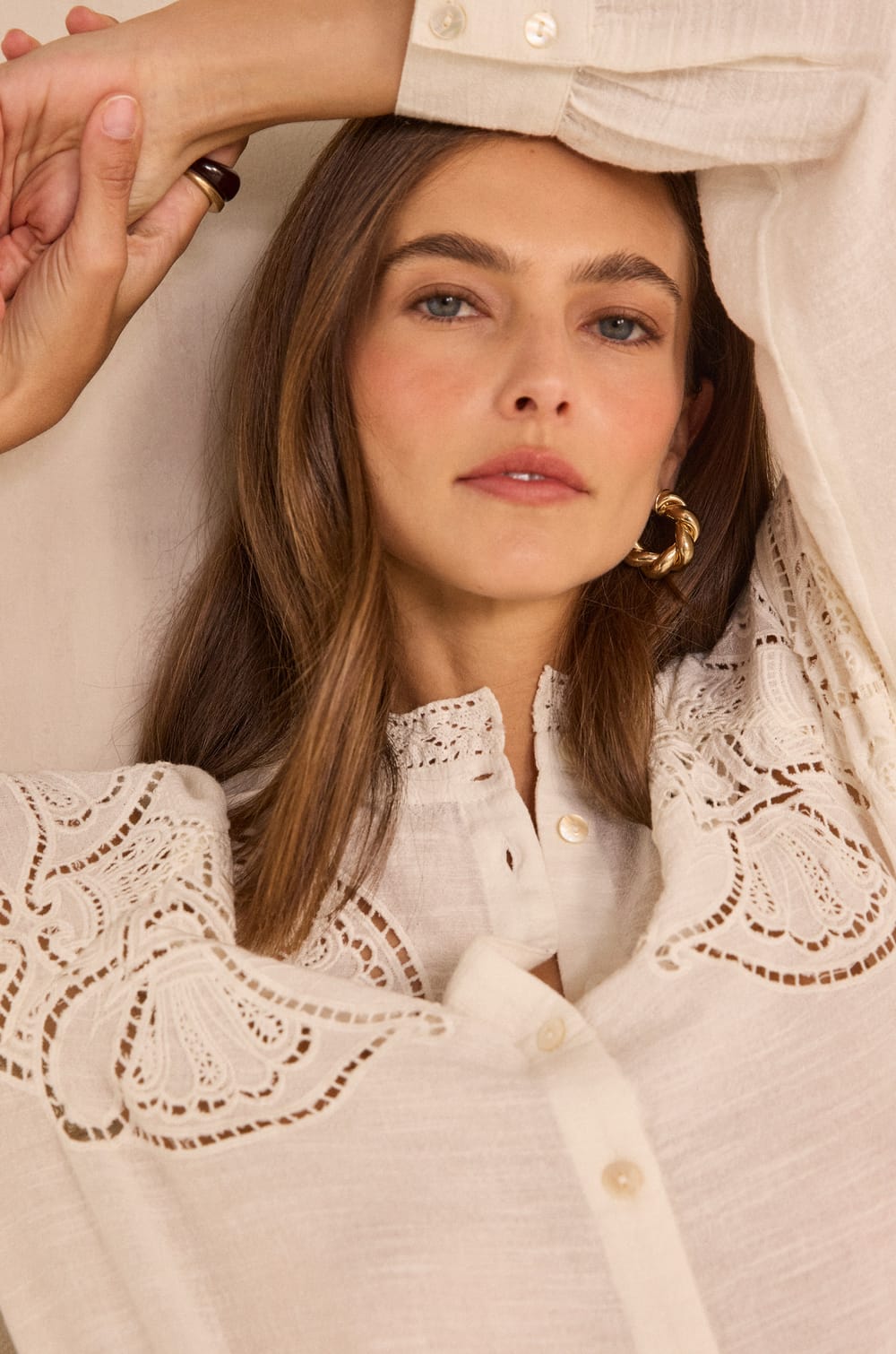 Blouse brod&eacute;e &agrave; manches longues en coton MARTHA;${refinementColor}
