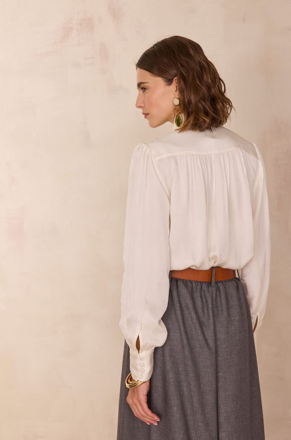 Fluid blouse with pussy bow SPIRIT;${refinementColor}