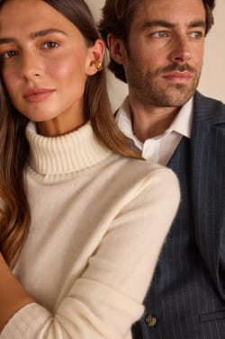 Unisex SWAN(N) turtleneck jumper in 100% cashmere - 4 ply;${refinementColor}