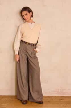 BASILE sleeveless jumper in 100% wool;${refinementColor}