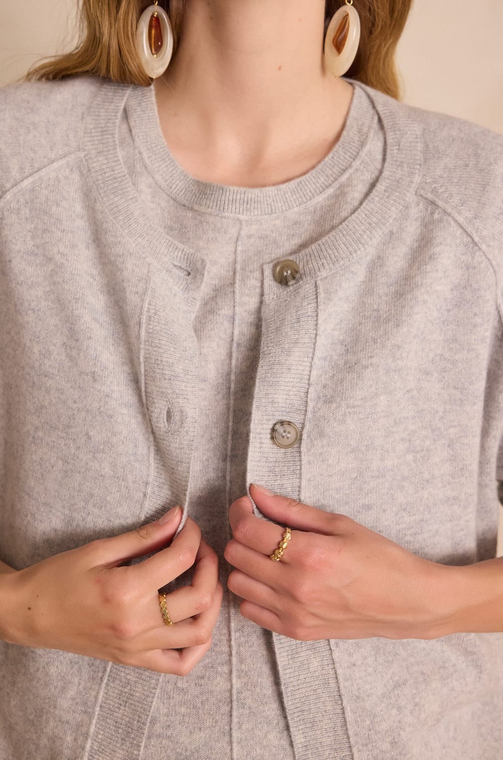 BILLY Cardigan in 100% cashmere;${refinementColor}