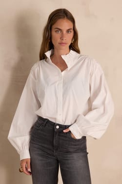 SIA Blouse in 100% cotton;${refinementColor}