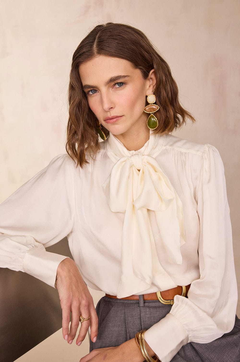 Fluid blouse with pussy bow SPIRIT;${refinementColor}