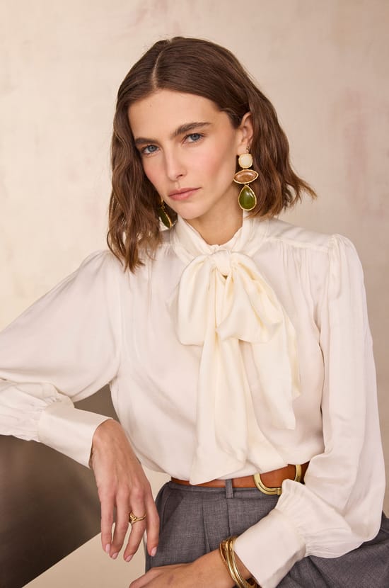 Fluid blouse with pussy bow SPIRIT;${refinementColor}