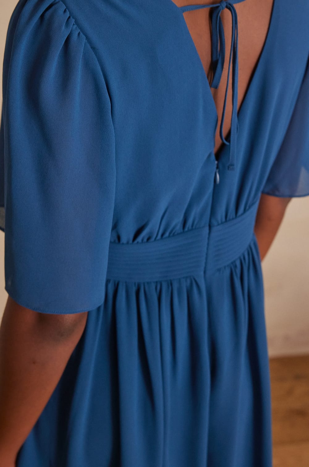 Robe NOURA;${refinementColor}