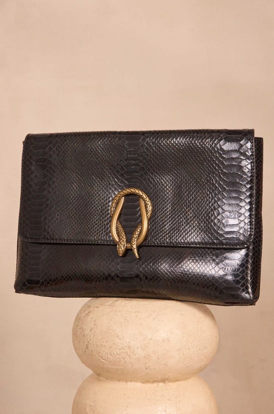 LEON leather pouch;${refinementColor}