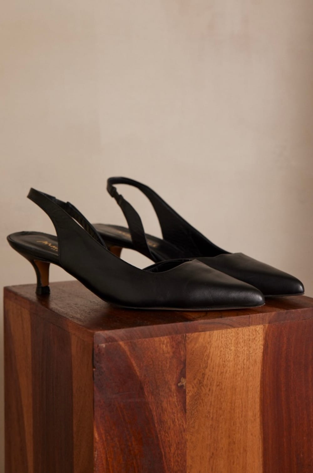 VADIM leather court shoe;${refinementColor}