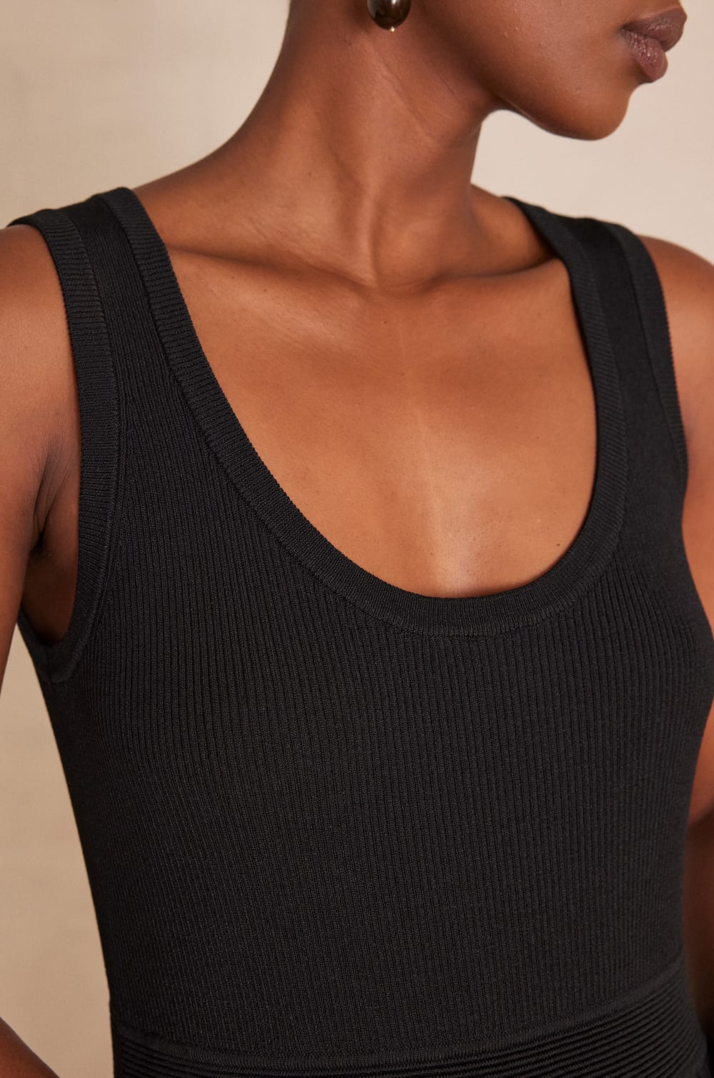 Vestido recto acanalado Rive;${refinementColor}