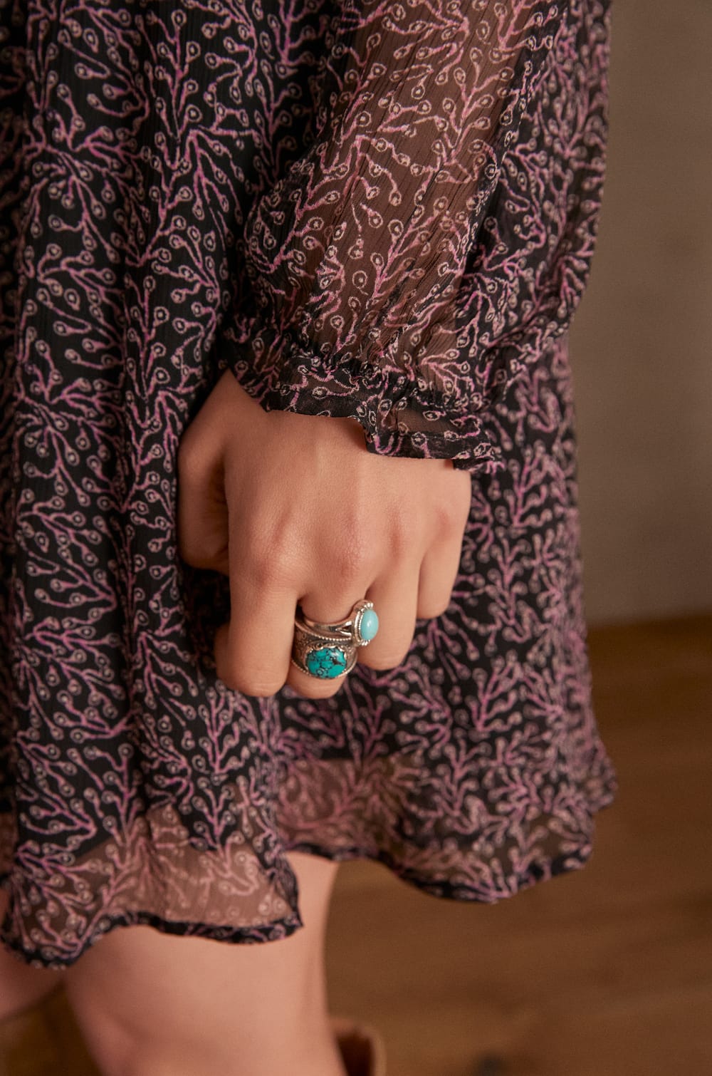 Robe MEGHAN;${refinementColor}