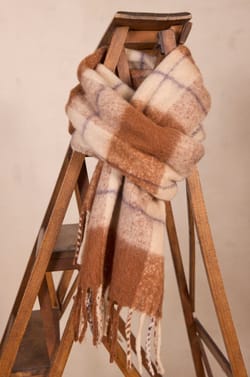 Light camel scarf ROMANE;${refinementColor}