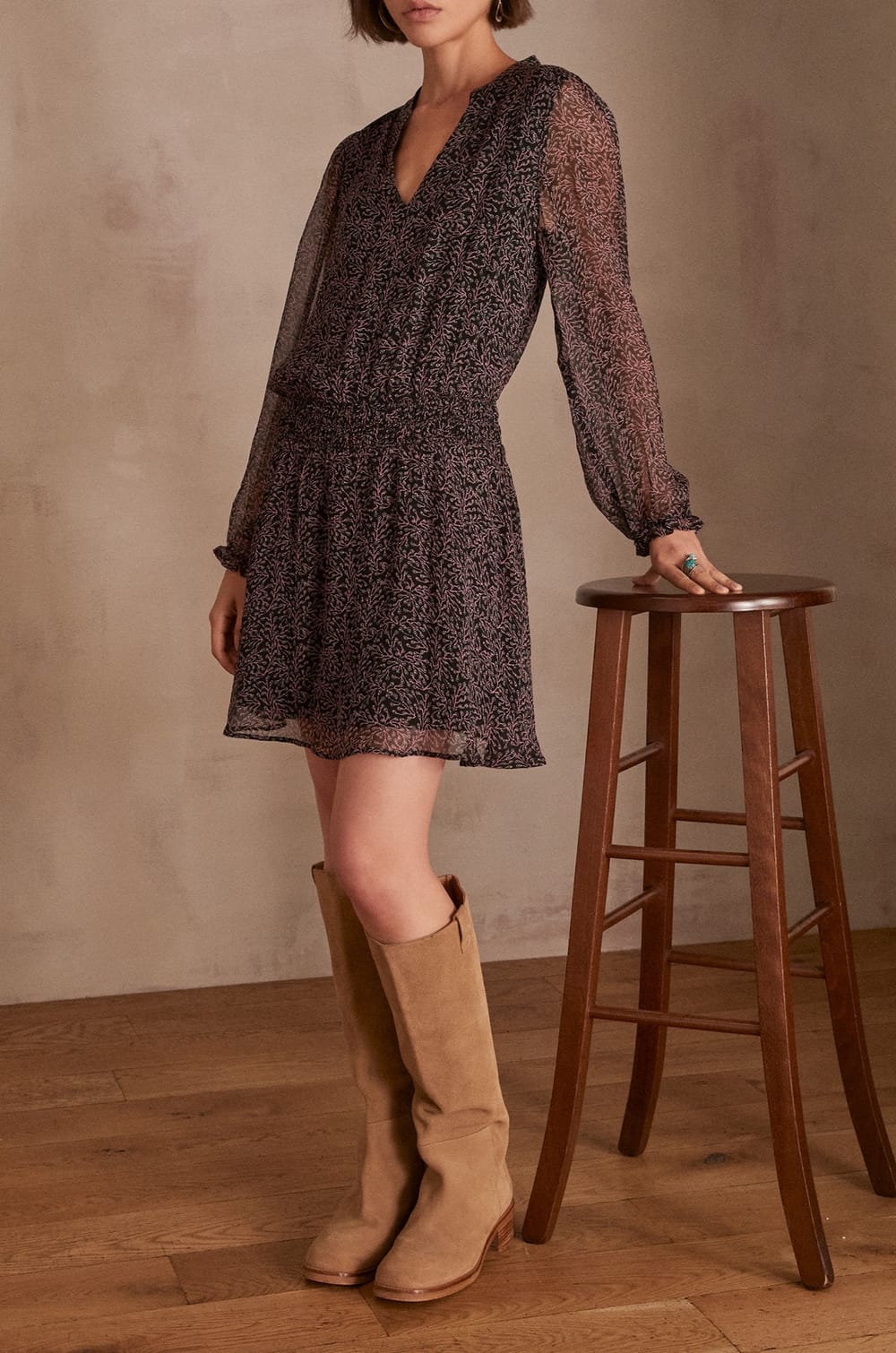 Robe MEGHAN;${refinementColor}