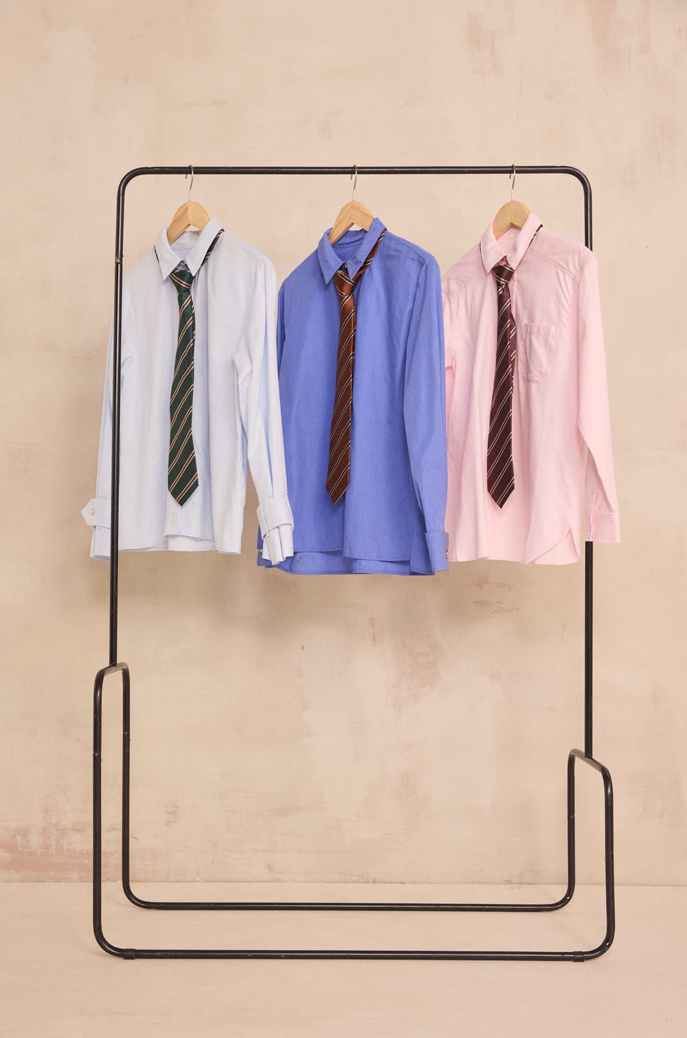Striped tie RENEE;${refinementColor}