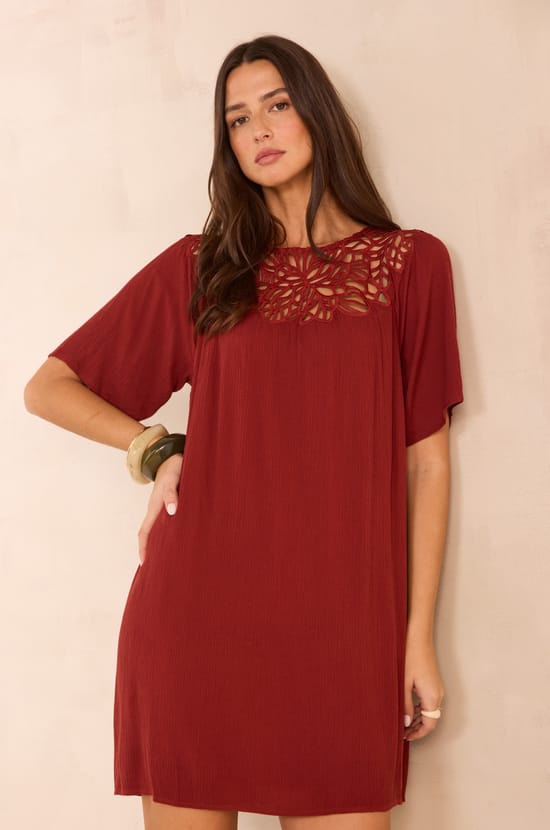 Robe droite avec dentelles PERFECTION;${refinementColor}