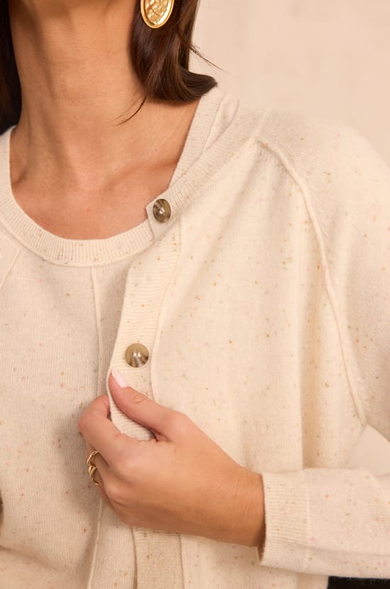 BILLY long-sleeved cashmere vest;${refinementColor}