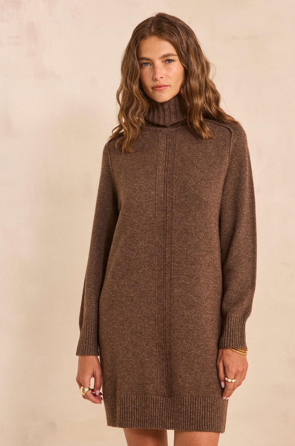 Perfect straight knit dress made of mixed wool and yak;${refinementColor}