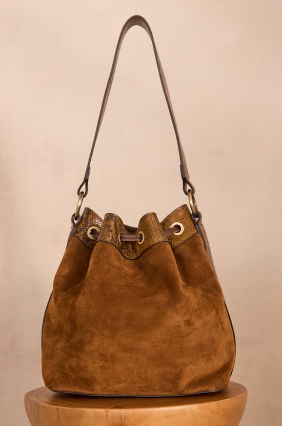 VALENTIN leather bucket bag;${refinementColor}