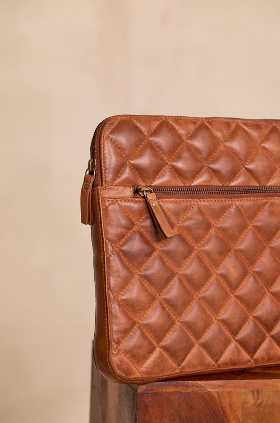 Pochette d'ordinateur 100% cuir VIVIEN;${refinementColor}