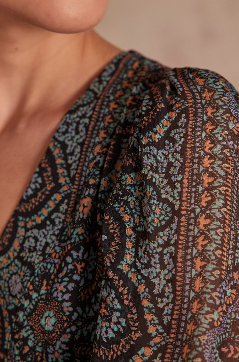 Robe LIVIANA;${refinementColor}