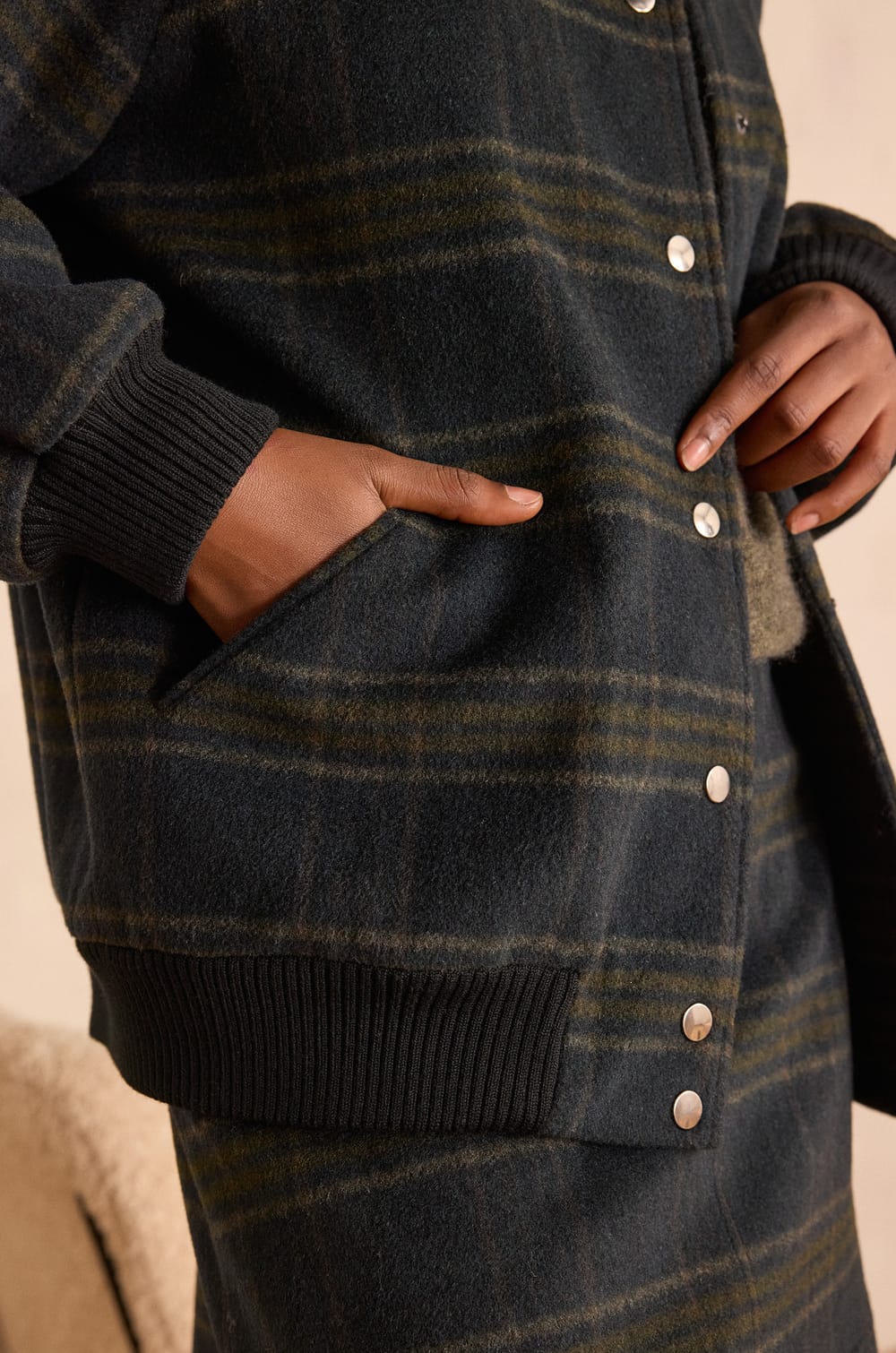 Bomber KIM de lana a cuadros;${refinementColor}