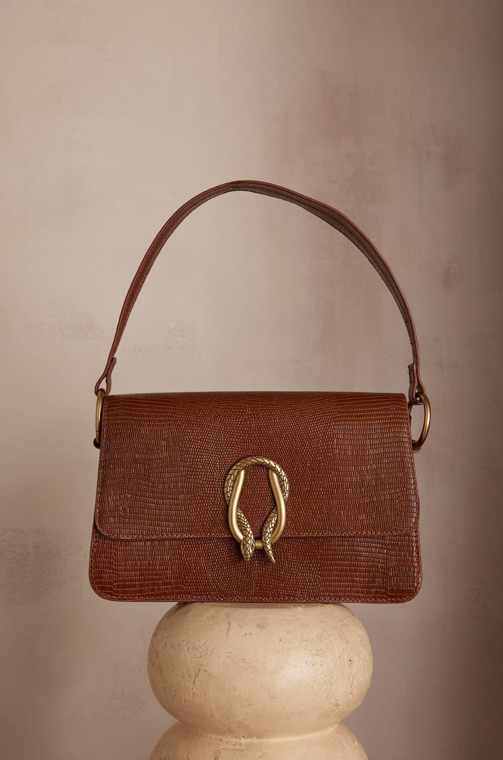 LEON leather shoulder bag;${refinementColor}